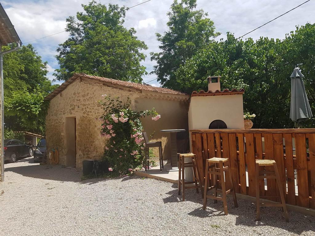 Vila La Magnanerie Niozelles Exteriér fotografie