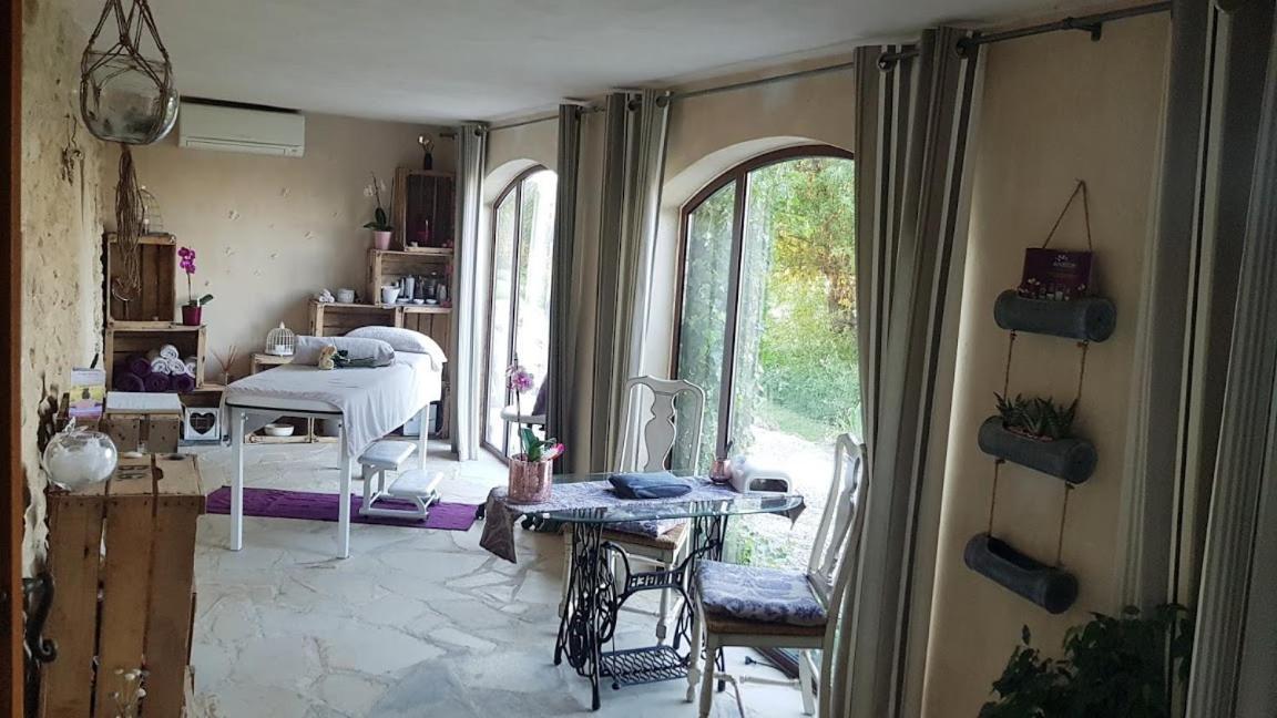 Vila La Magnanerie Niozelles Exteriér fotografie